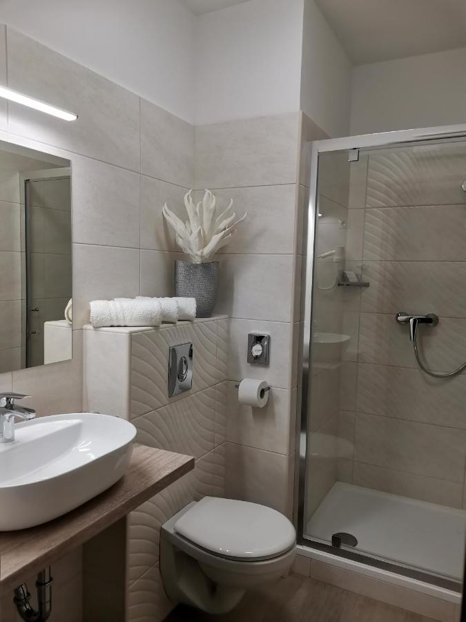 Alfa Hotel Gyor Ngoại thất bức ảnh