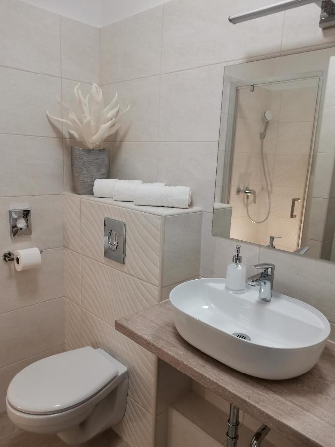 Alfa Hotel Gyor Ngoại thất bức ảnh