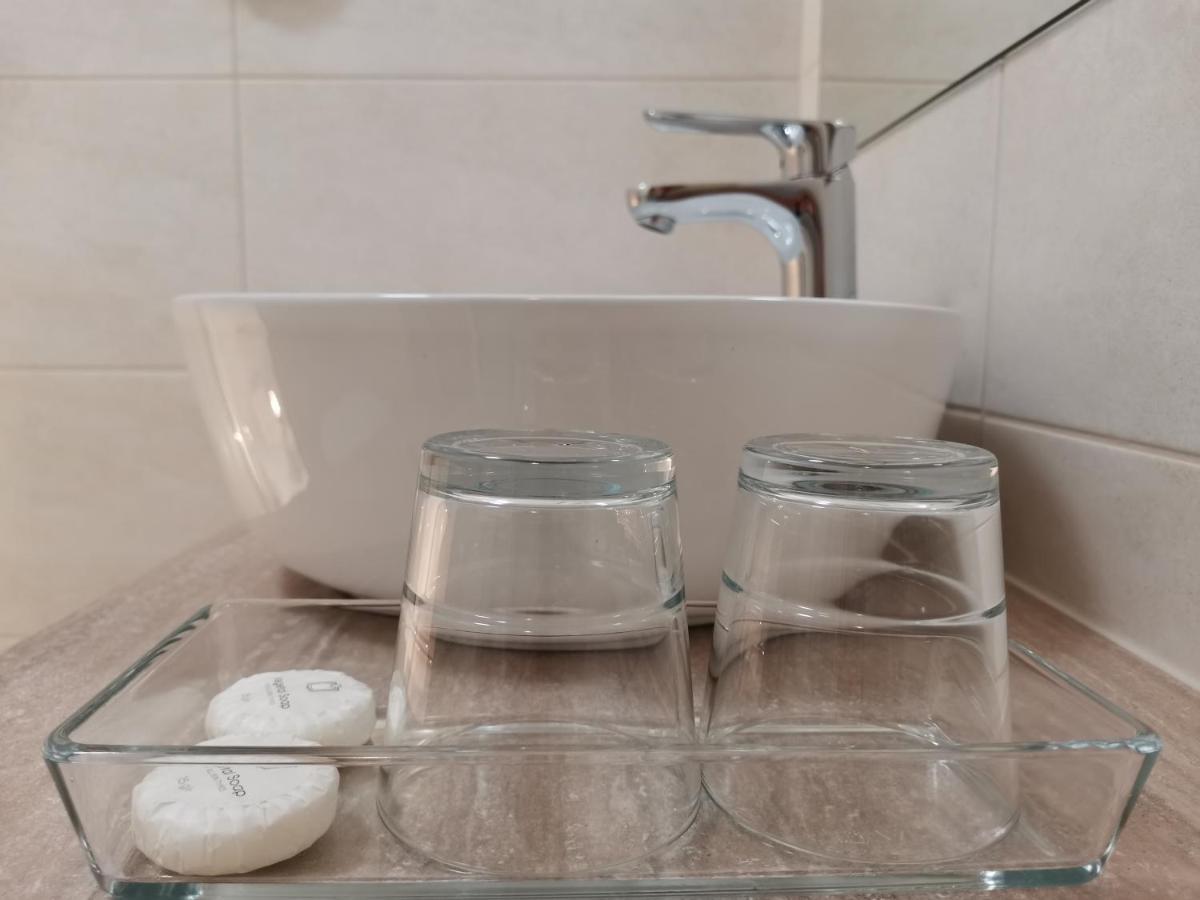 Alfa Hotel Gyor Ngoại thất bức ảnh