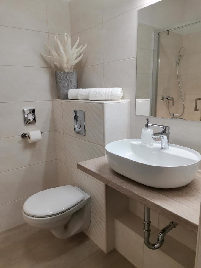 Alfa Hotel Gyor Ngoại thất bức ảnh
