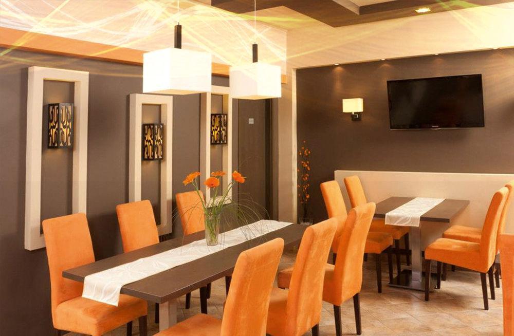 Alfa Hotel Gyor Ngoại thất bức ảnh