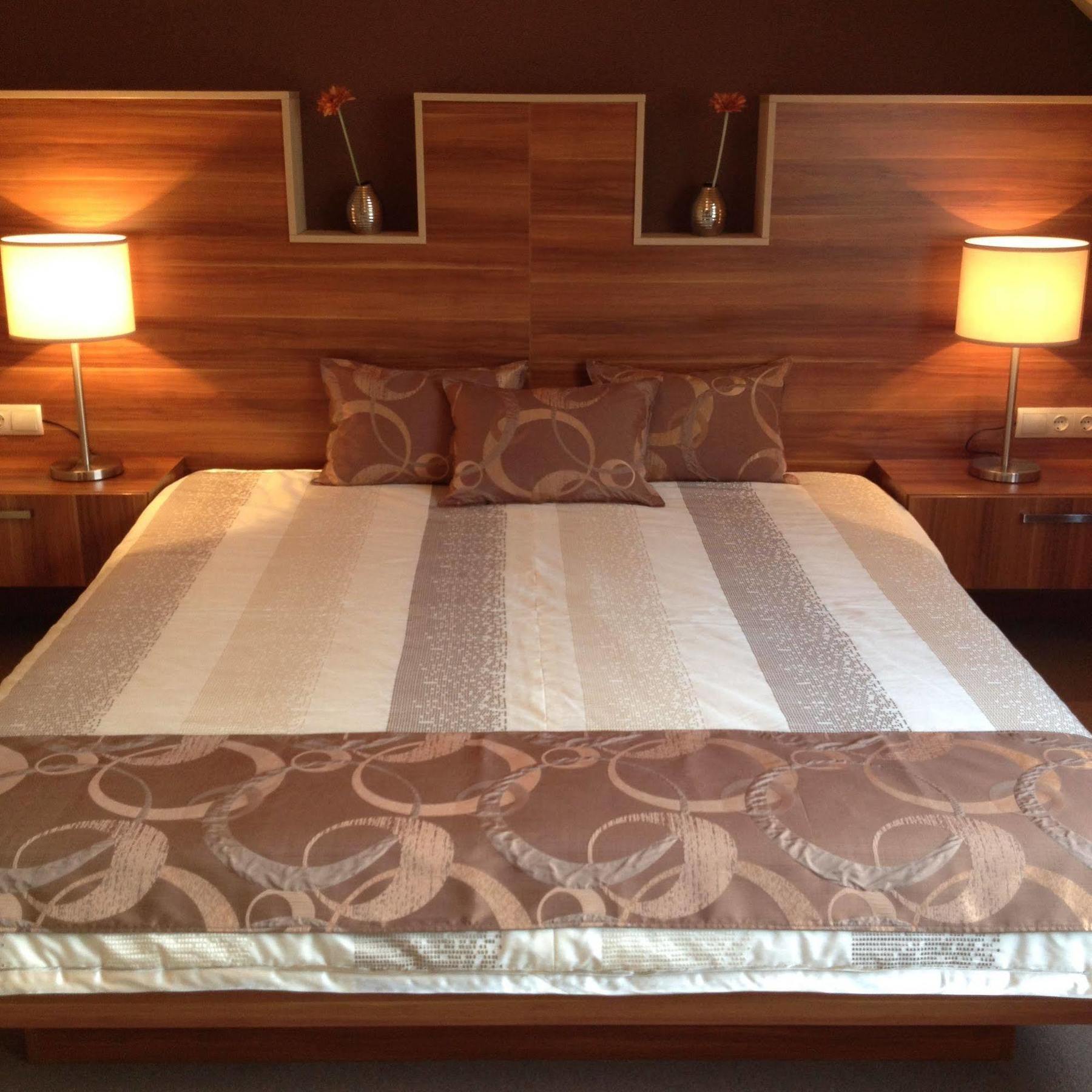 Alfa Hotel Gyor Ngoại thất bức ảnh