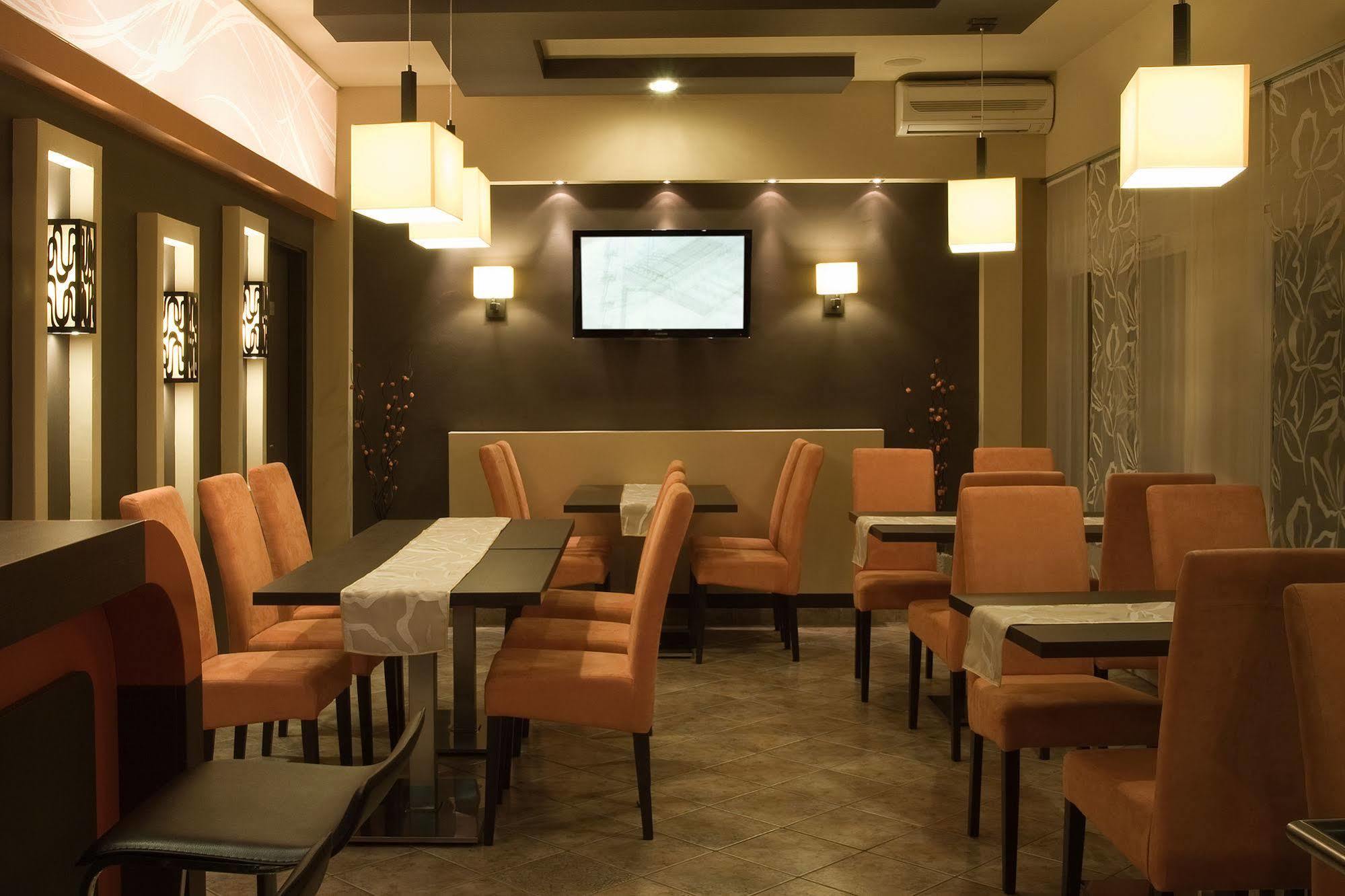 Alfa Hotel Gyor Ngoại thất bức ảnh